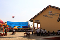 校舎には、276人の子供たちが通い、学んでいる。