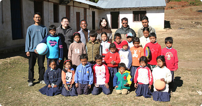 チャパカルカ村の子ども達に古着を寄贈しました