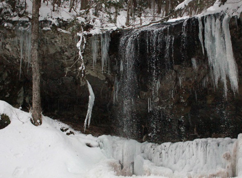 冬の岩井滝